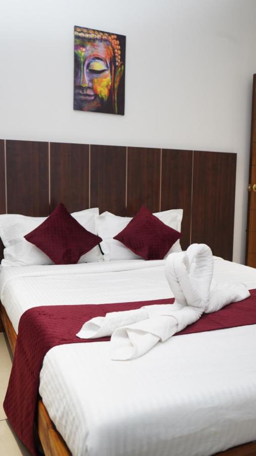Quince Elite Hotel Mysore Bagian luar foto