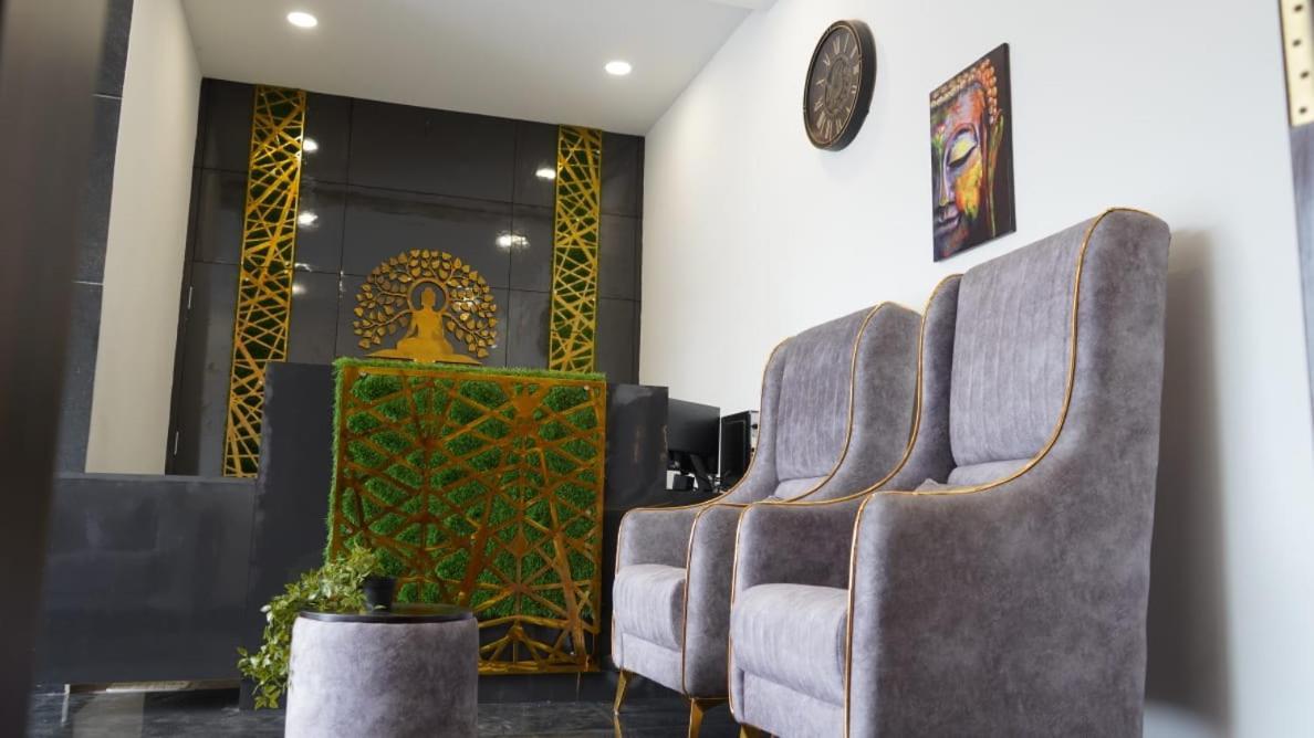 Quince Elite Hotel Mysore Bagian luar foto